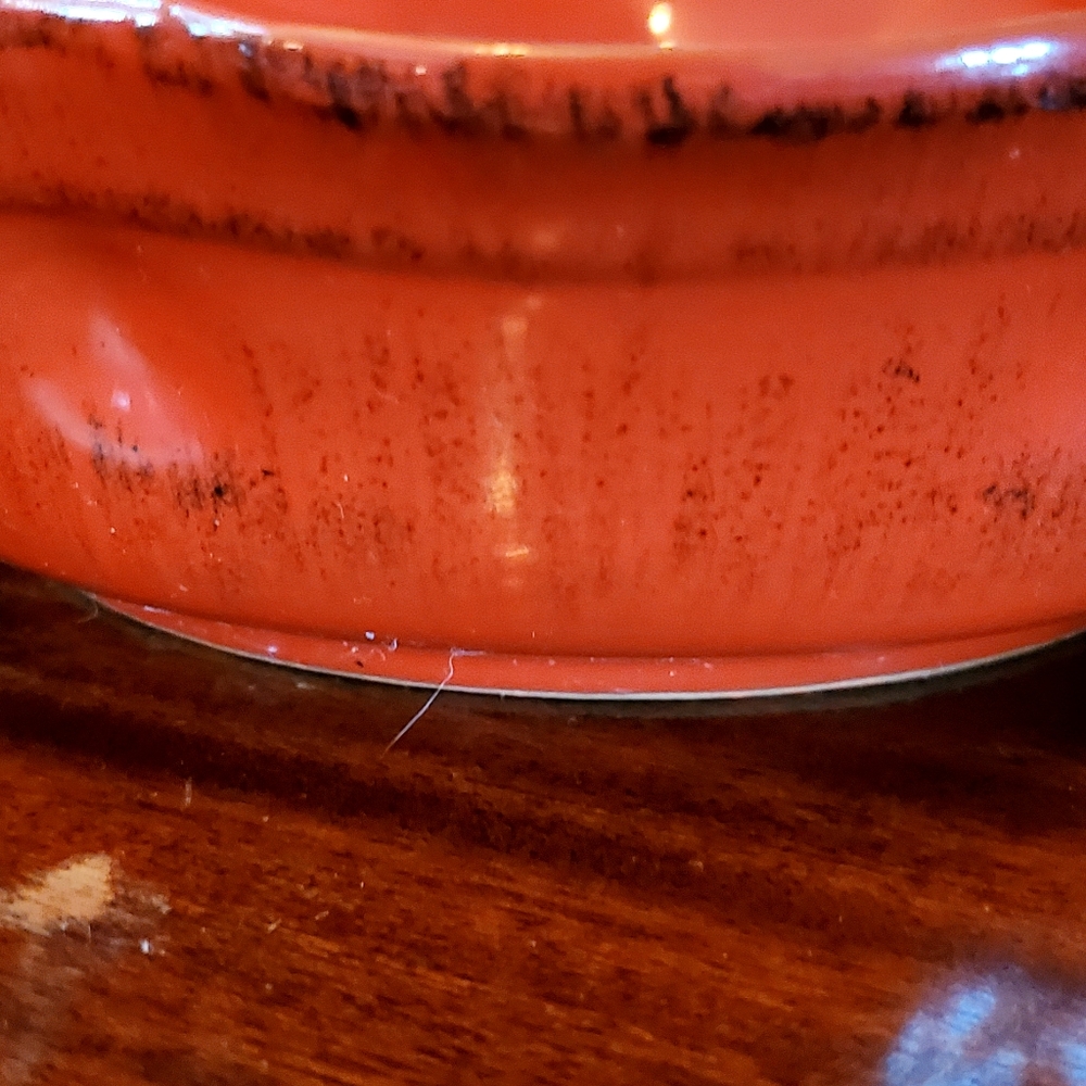 Vintage 9.5 " serving bowl by De Silva in a vibrant red Drip glaze - Picture 2 of 5
